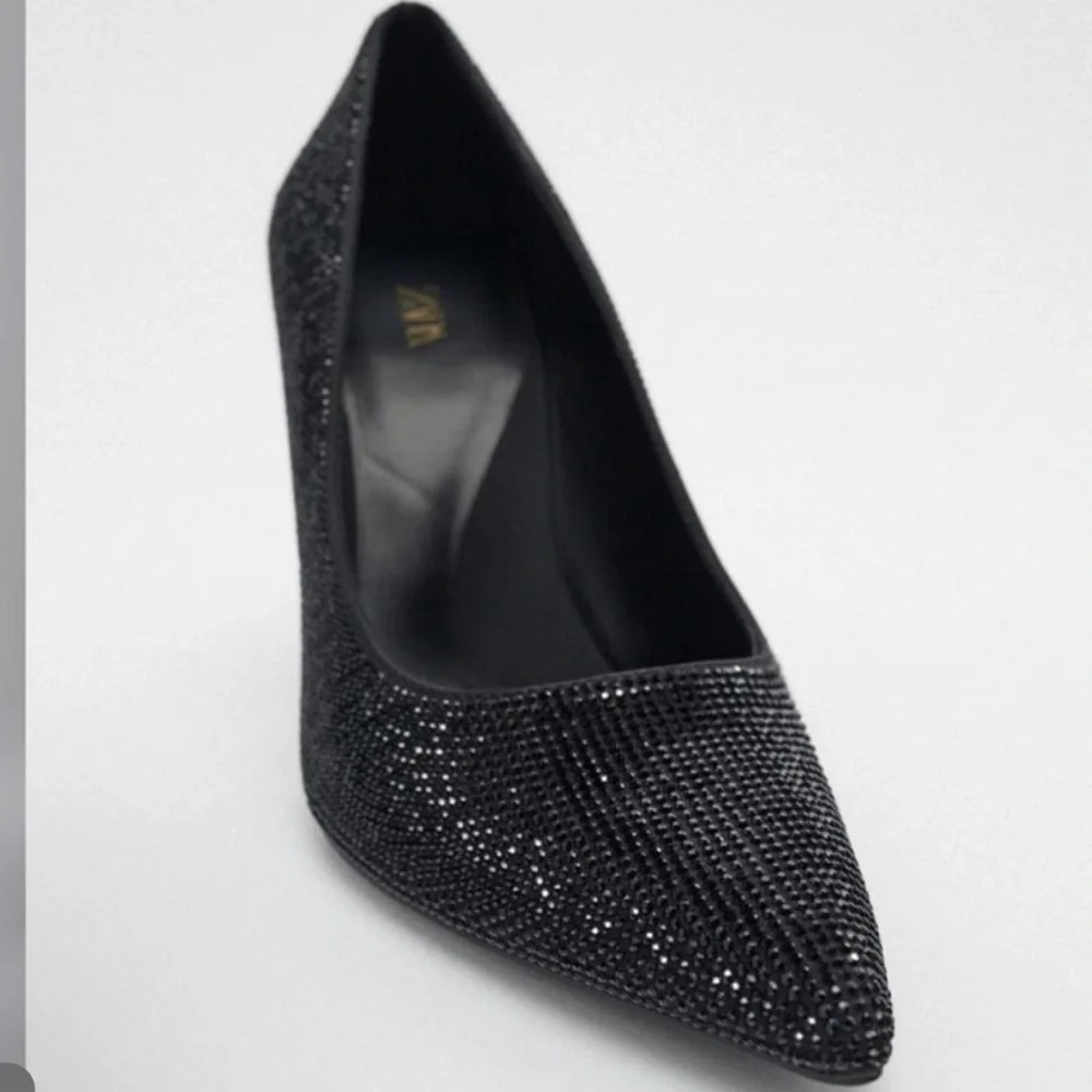 NWOT. Zara Black High Heel Pumps with Rhinestones. Size 6,5/Eu 37.